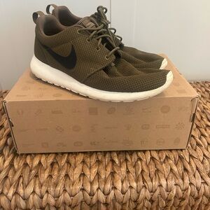 Nike Iguana Rosheruns